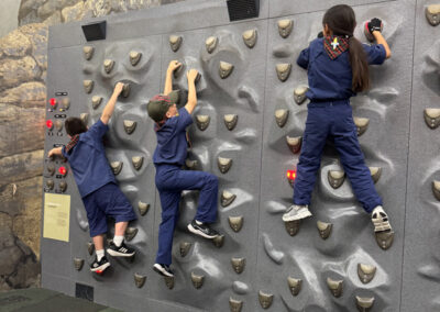 Pack 227 Visits Discovery Cube of Los Angeles